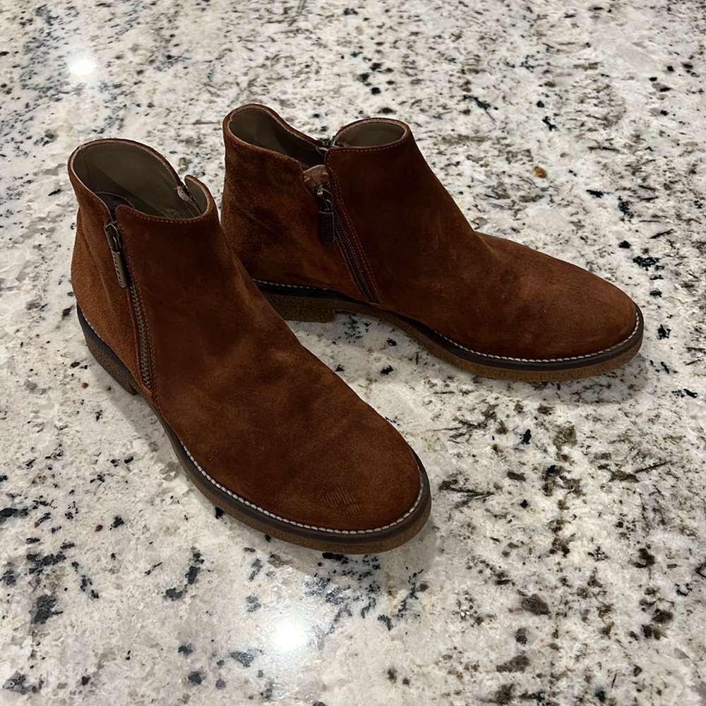 Italeau Foliana waterproof booties size 7.5 / 38